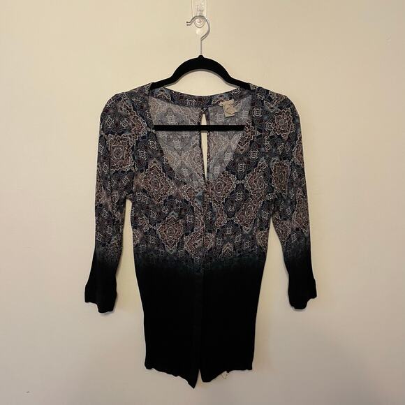 Gimmicks by BKE S long sleeve blouse ombre bohemian button down black white - Picture 1 of 7